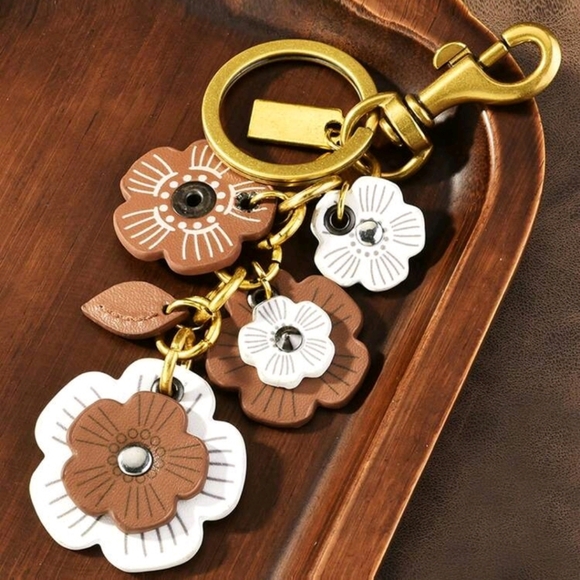 NWT Floral Charm Keychain in Brown and White - Picture 5 of 8